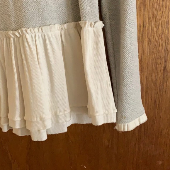 Cute sweater/sweatshirt - Picture 2 of 4